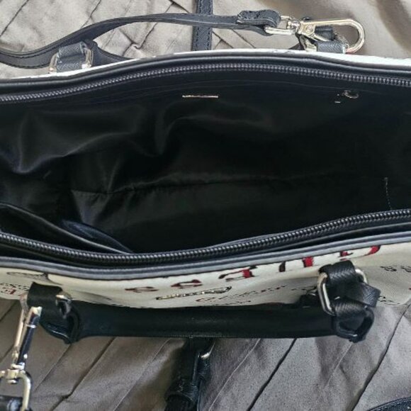 GUESS Crossbody Bag – Sleek, Chic & Versatile - Picture 8 of 8